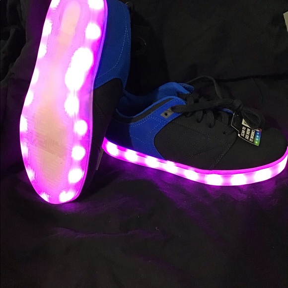 Remote Controlled light up shoes! - Picture 4 of 7